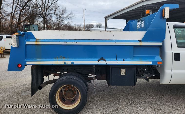 image for item KT9422 2003 Ford F550 Super Duty XL  dump truck