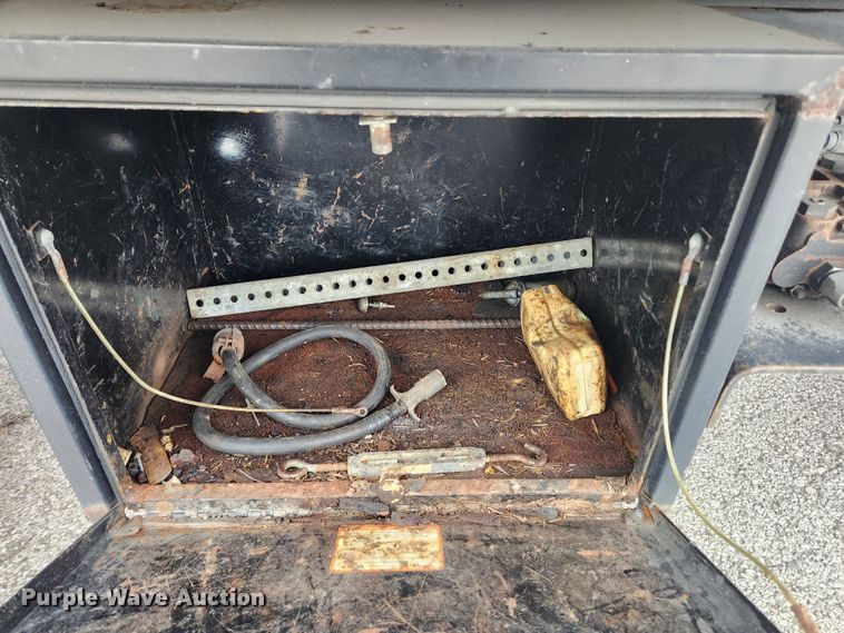 image for item KT9422 2003 Ford F550 Super Duty XL  dump truck