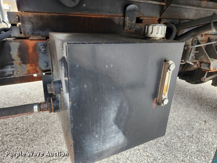 image for item KT9422 2003 Ford F550 Super Duty XL  dump truck