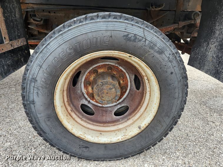 image for item KT9422 2003 Ford F550 Super Duty XL  dump truck