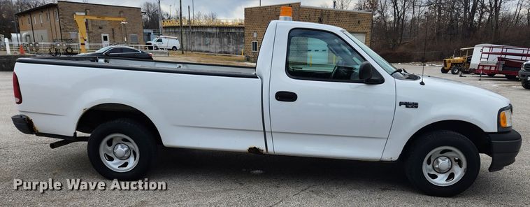image for item KT9423 2003 Ford F150 XL  pickup truck