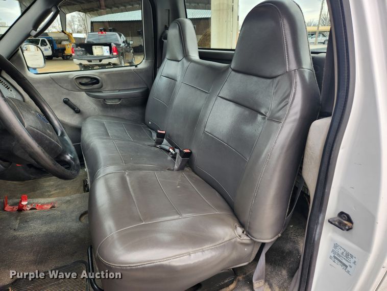 image for item KT9423 2003 Ford F150 XL  pickup truck