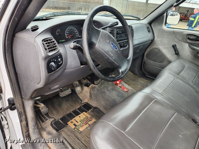 image for item KT9423 2003 Ford F150 XL  pickup truck