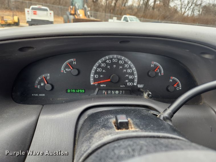 image for item KT9423 2003 Ford F150 XL  pickup truck