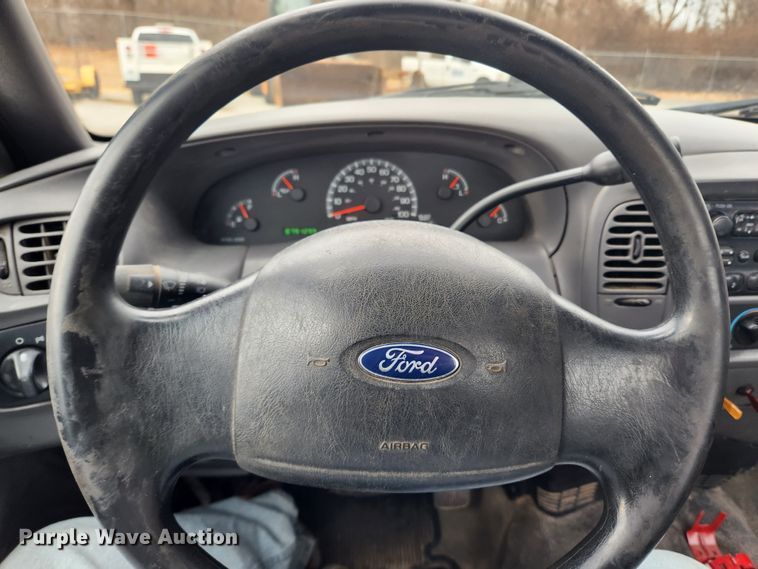 image for item KT9423 2003 Ford F150 XL  pickup truck