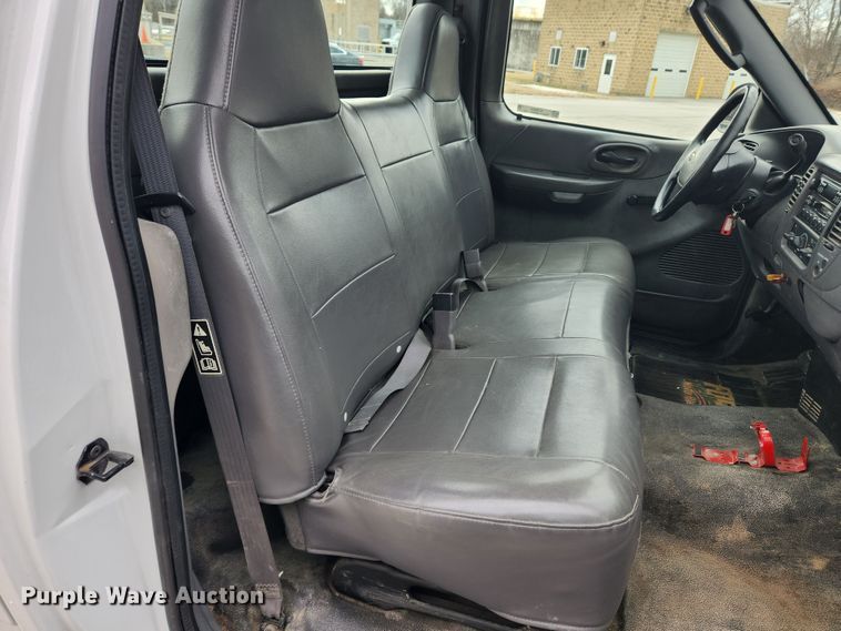 image for item KT9423 2003 Ford F150 XL  pickup truck