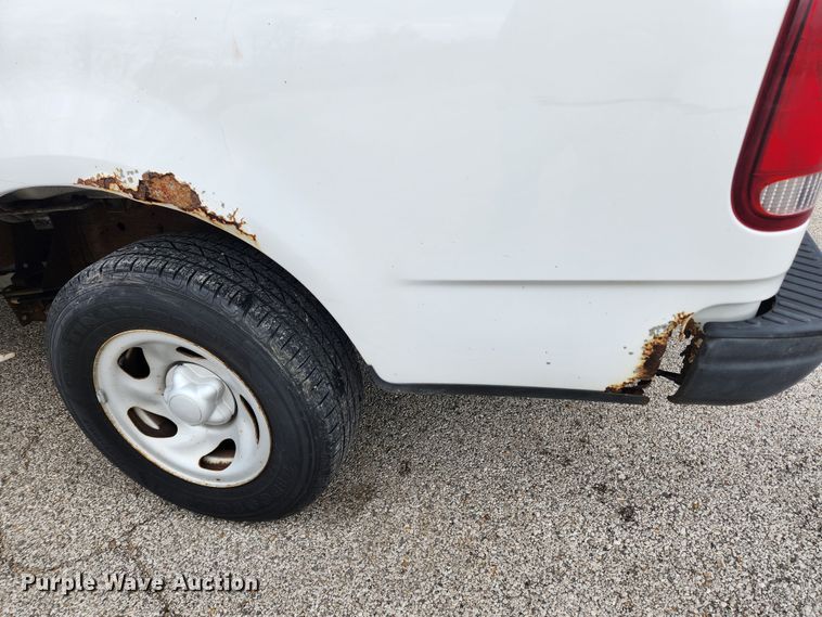 image for item KT9423 2003 Ford F150 XL  pickup truck