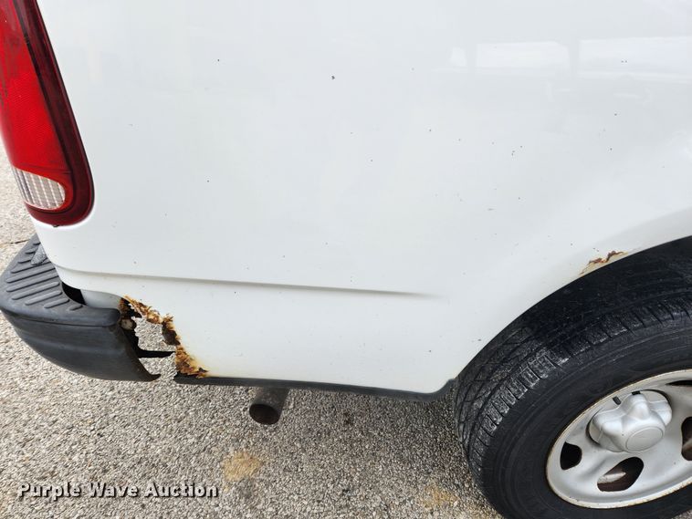 image for item KT9423 2003 Ford F150 XL  pickup truck