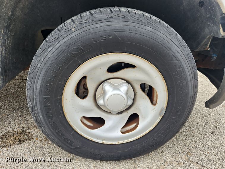 image for item KT9423 2003 Ford F150 XL  pickup truck