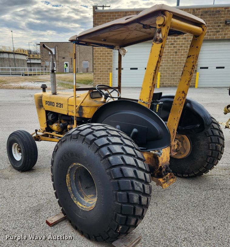 image for item KT9424 Ford 231  tractor