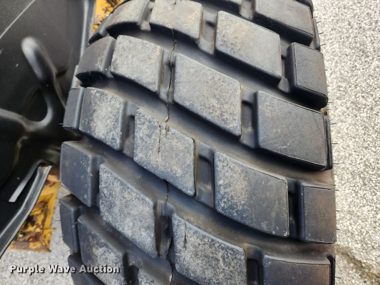 image for item KT9424 Ford 231  tractor