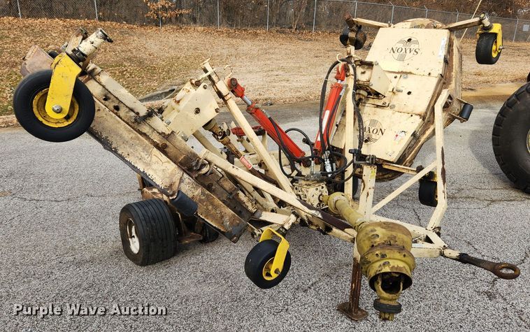 image for item KT9425 Saxon F11H 94  batwing finish mower