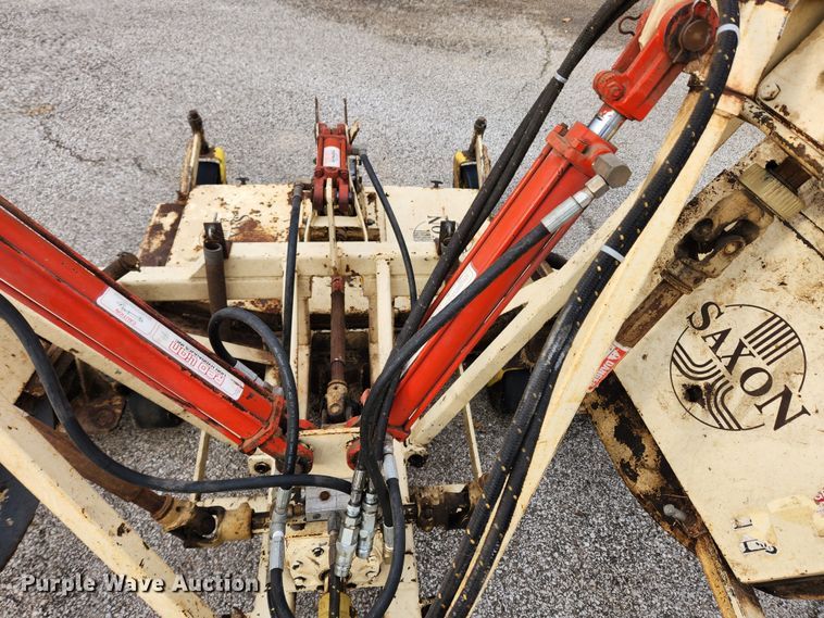 image for item KT9425 Saxon F11H 94  batwing finish mower