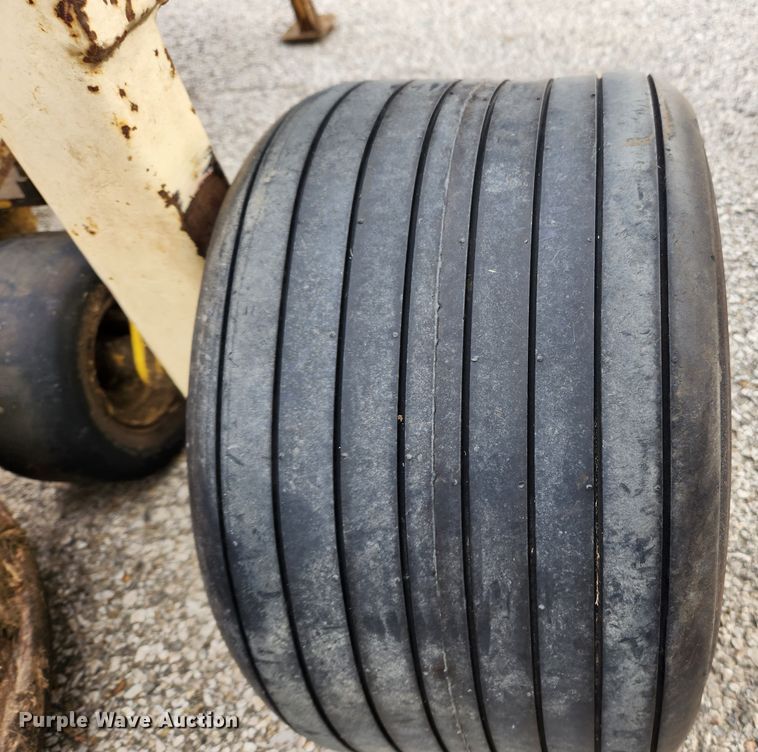 image for item KT9425 Saxon F11H 94  batwing finish mower