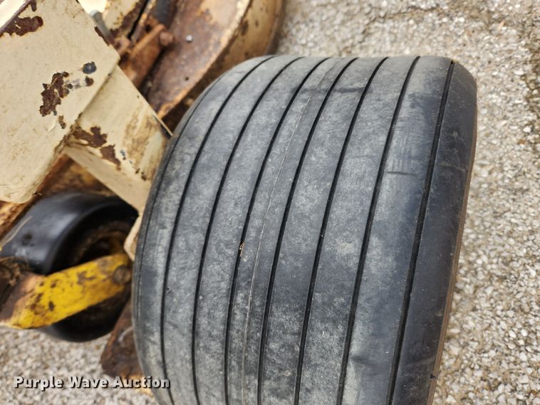 image for item KT9425 Saxon F11H 94  batwing finish mower