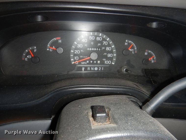 image for item KW9593 2000 Ford E150 XL  van