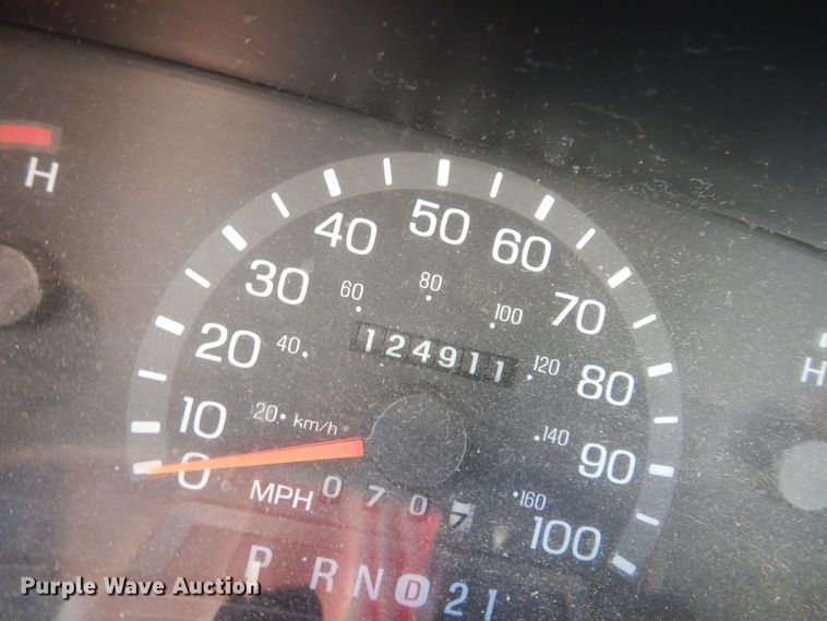 image for item KW9593 2000 Ford E150 XL  van