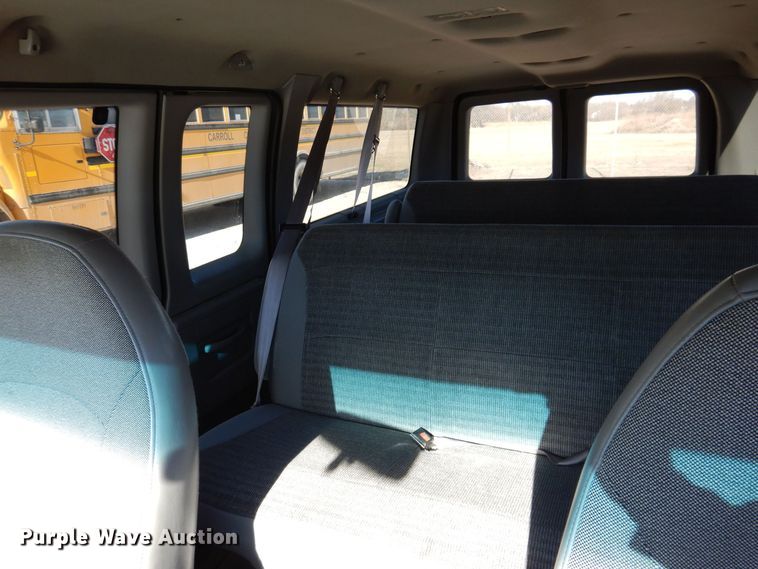 image for item KW9593 2000 Ford E150 XL  van