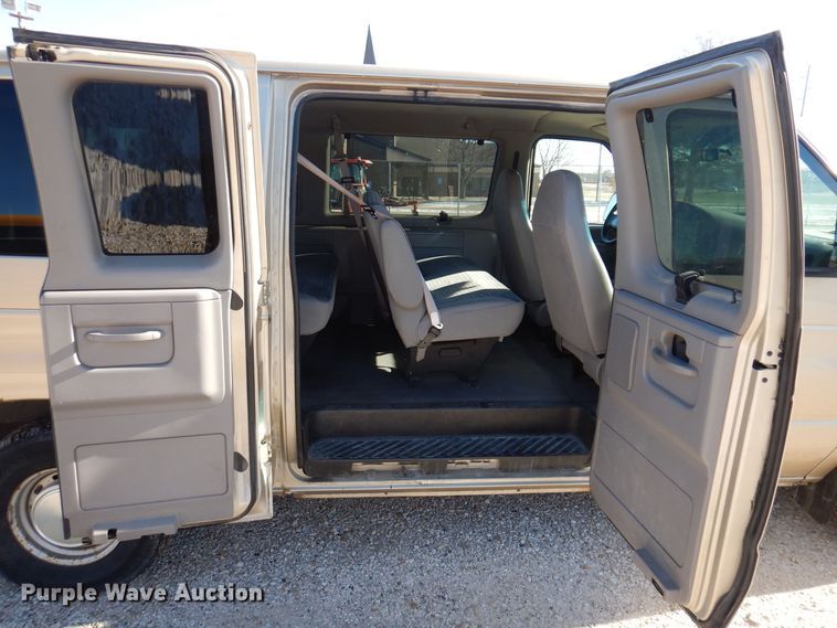 image for item KW9593 2000 Ford E150 XL  van