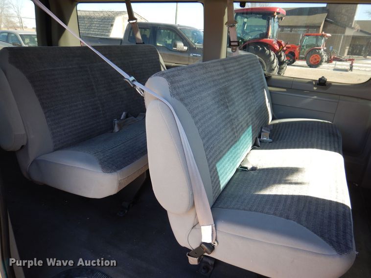 image for item KW9593 2000 Ford E150 XL  van