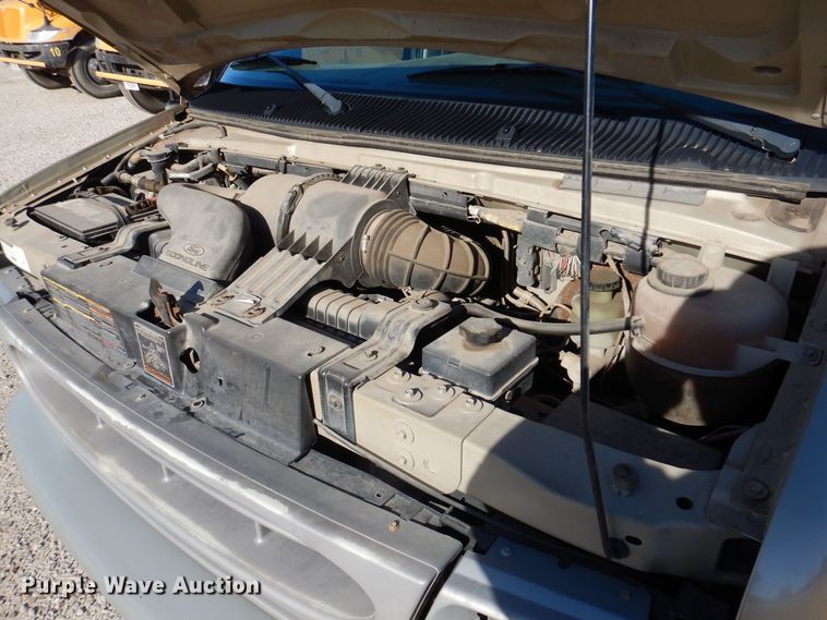 image for item KW9593 2000 Ford E150 XL  van