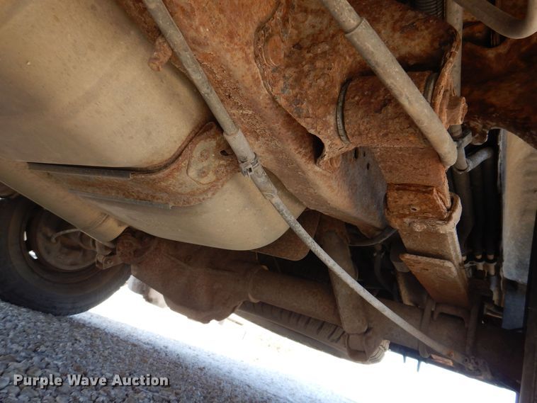 image for item KW9593 2000 Ford E150 XL  van