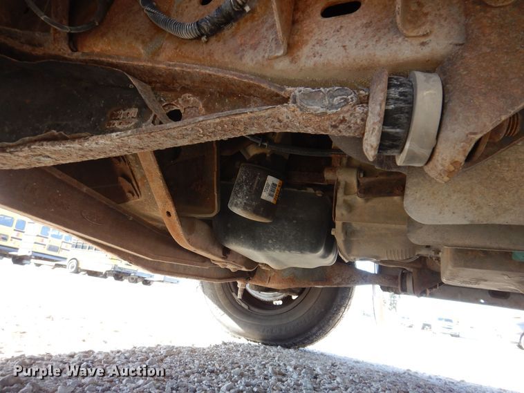 image for item KW9593 2000 Ford E150 XL  van