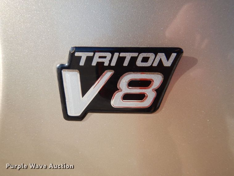 image for item KW9593 2000 Ford E150 XL  van