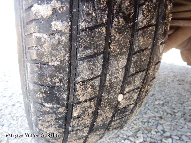 image for item KW9593 2000 Ford E150 XL  van