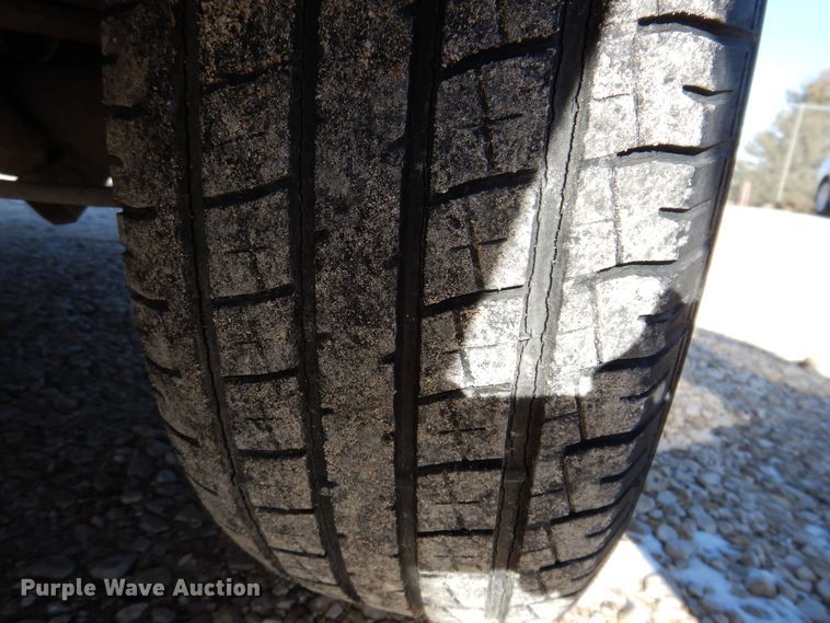 image for item KW9593 2000 Ford E150 XL  van