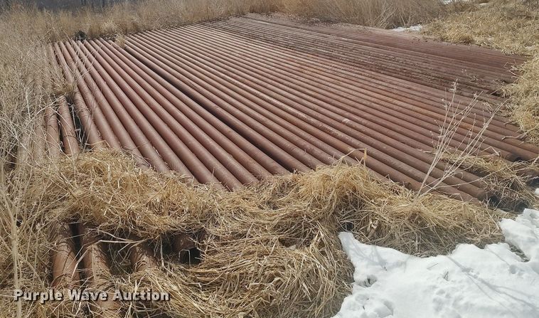 image for item LG9532 Approximately 46 oilfield pipes