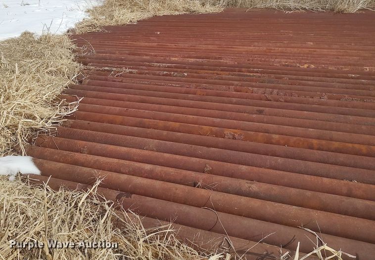 image for item LG9532 Approximately 46 oilfield pipes