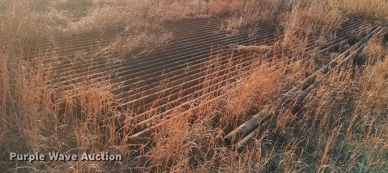 image for item LG9534 Approximately 40 oilfield pipes