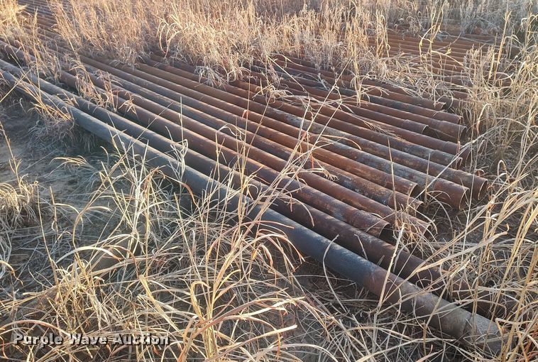 image for item LG9534 Approximately 40 oilfield pipes