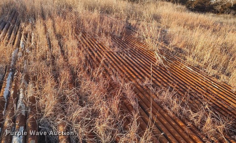 image for item LG9534 Approximately 40 oilfield pipes