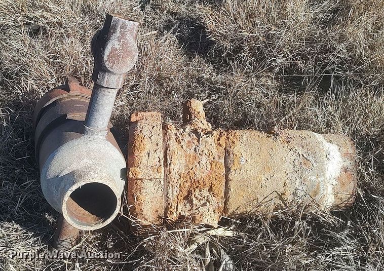 image for item LG9536 Approximately 47 oilfield pipes