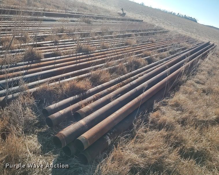 image for item LG9536 Approximately 47 oilfield pipes