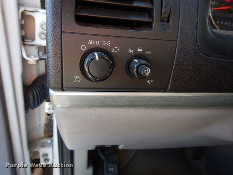 image for item LI9048 2008 Chevrolet Uplander  handicap accessible van