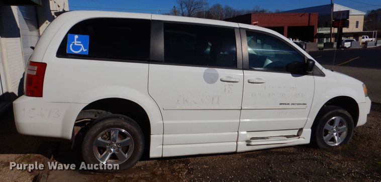 image for item LI9049 2010 Dodge Grand Caravan SE  handicap accessible van
