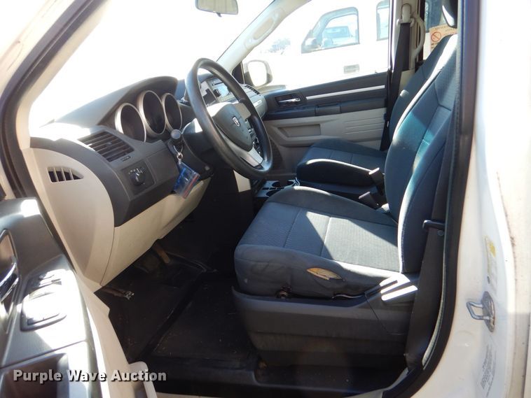 image for item LI9049 2010 Dodge Grand Caravan SE  handicap accessible van