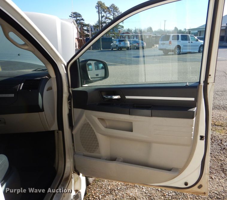 image for item LI9049 2010 Dodge Grand Caravan SE  handicap accessible van