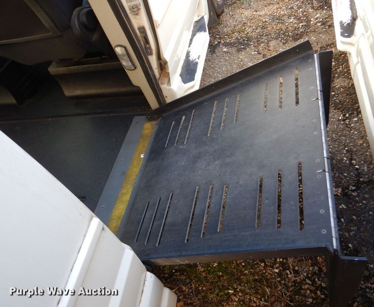 image for item LI9050 2010 Dodge Grand Caravan SE  handicap accessible van