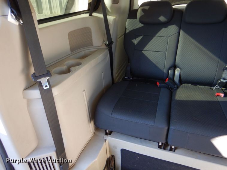 image for item LI9050 2010 Dodge Grand Caravan SE  handicap accessible van