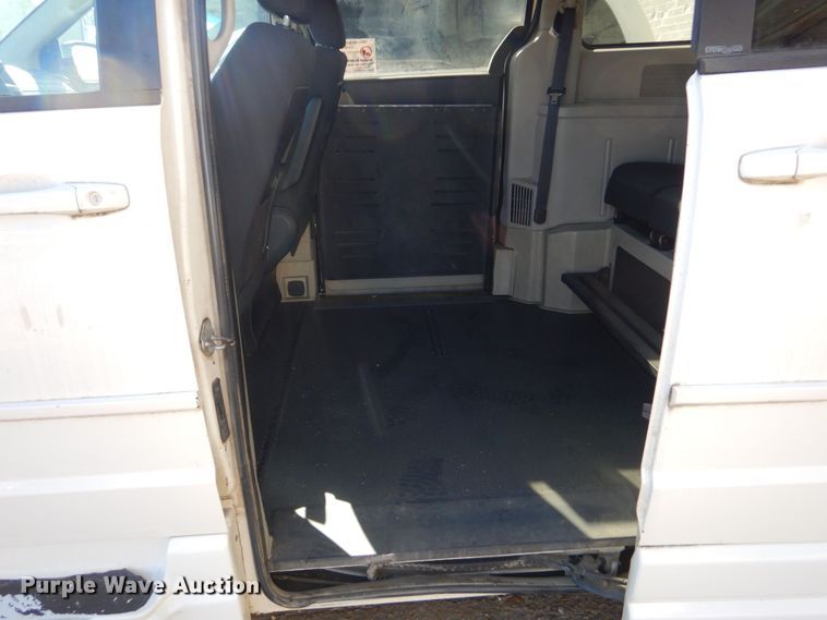 image for item LI9050 2010 Dodge Grand Caravan SE  handicap accessible van
