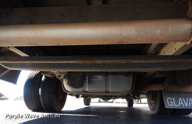 image for item LI9051 2013 Ford E350 Super Duty  shuttle bus