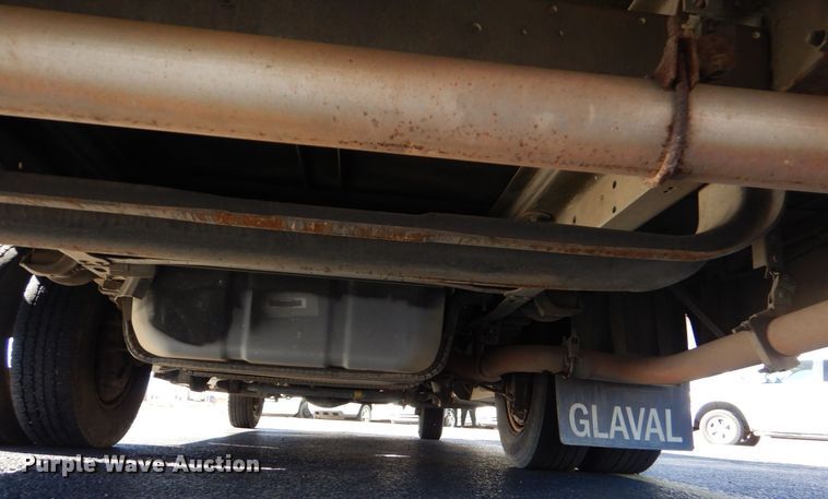 image for item LI9051 2013 Ford E350 Super Duty  shuttle bus