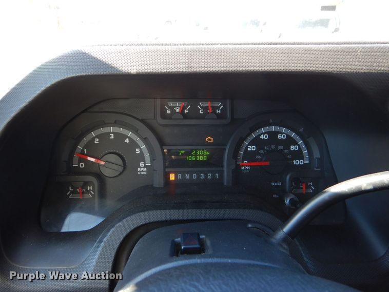 image for item LI9051 2013 Ford E350 Super Duty  shuttle bus