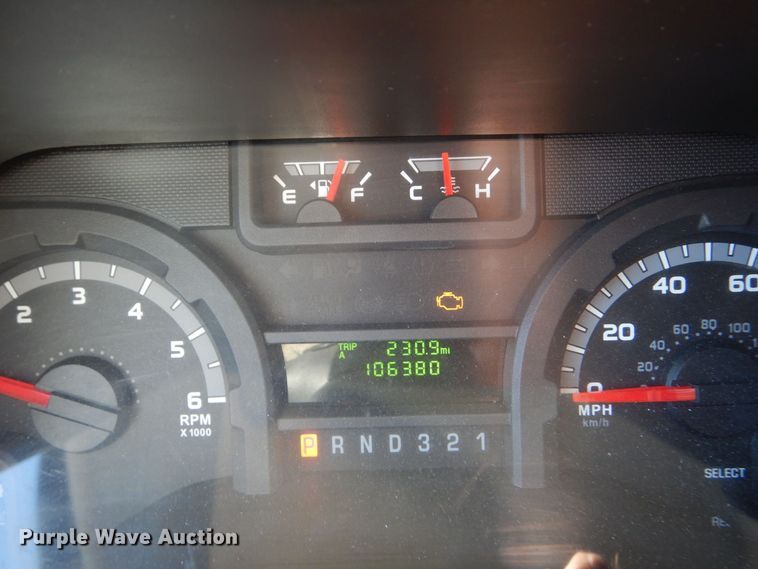 image for item LI9051 2013 Ford E350 Super Duty  shuttle bus