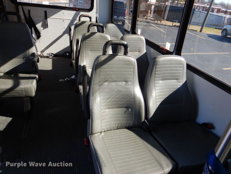 image for item LI9051 2013 Ford E350 Super Duty  shuttle bus