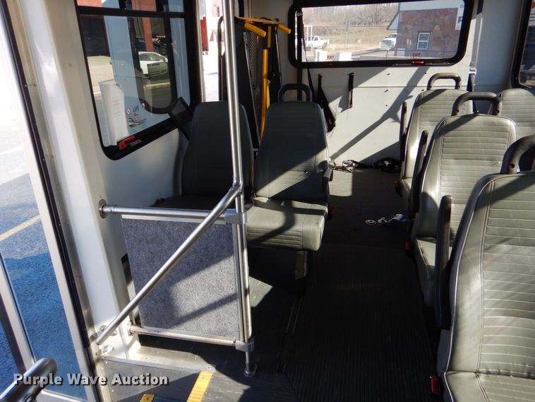 image for item LI9051 2013 Ford E350 Super Duty  shuttle bus